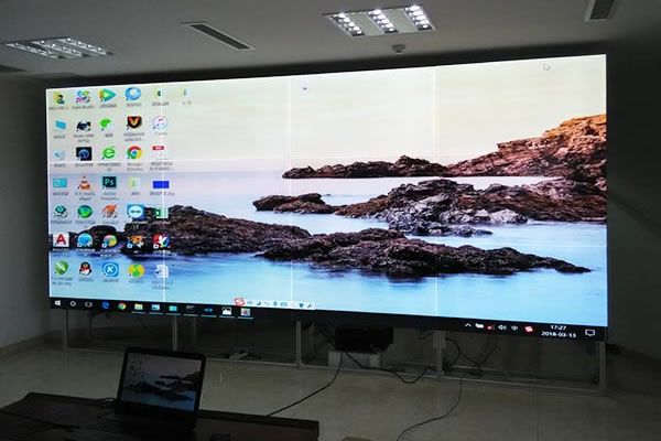 現(xiàn)代會(huì)議室使用0.88mm拼接屏好還是LED顯示屏好？