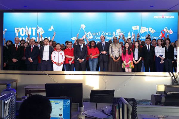 拼接屏怎么實(shí)現(xiàn)拼接顯示的？