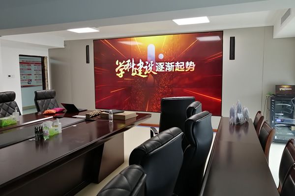 無(wú)縫拼接屏與0.88mm液晶拼接屏哪款顯示效果更好？