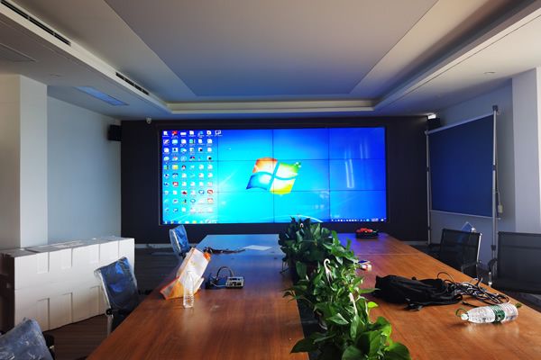 專(zhuān)業(yè)的液晶拼接屏廠家怎么選擇？