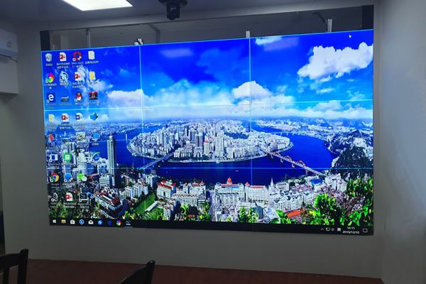 拼接屏的顯示有拼縫嗎_拼接屏是怎么實(shí)現(xiàn)無縫拼接顯示的？