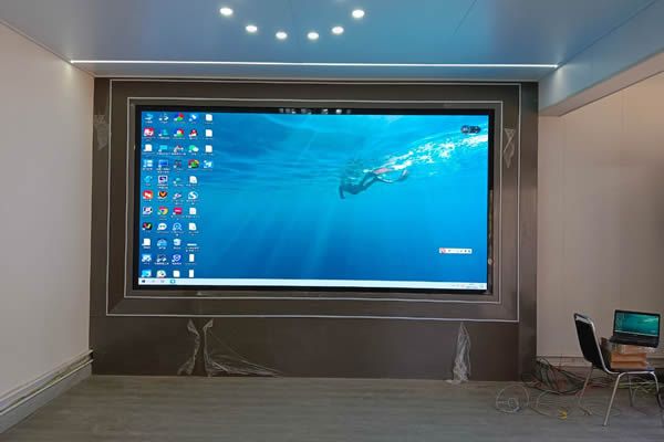 投影機(jī)和拼接屏、LED顯示屏有什么區(qū)別