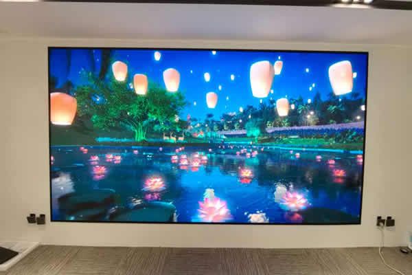 LED顯示屏的刷新率多少合適？選擇高刷新率的好，還是低刷新率的好