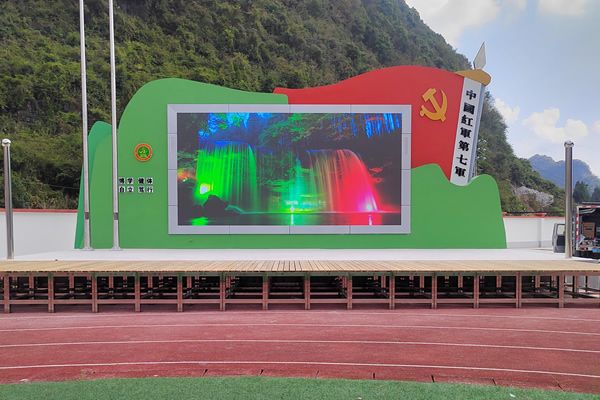 學校晚會舞臺用多大的LED顯示屏合適？